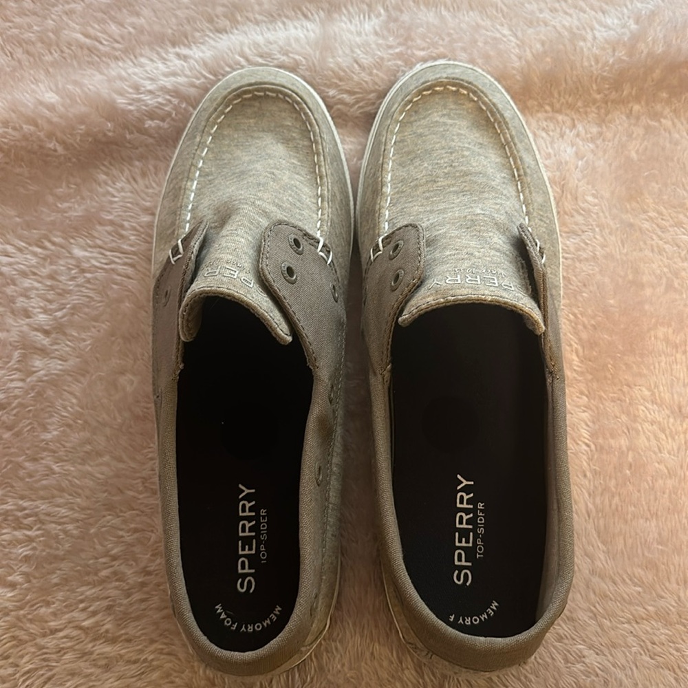 Sperry topsiders taupe
